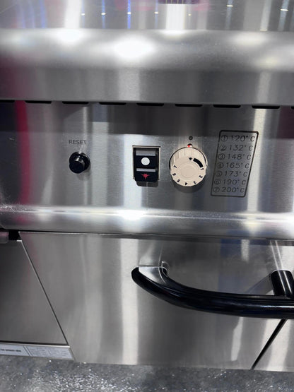 Gas 2-Tank Fryer With Cabinet